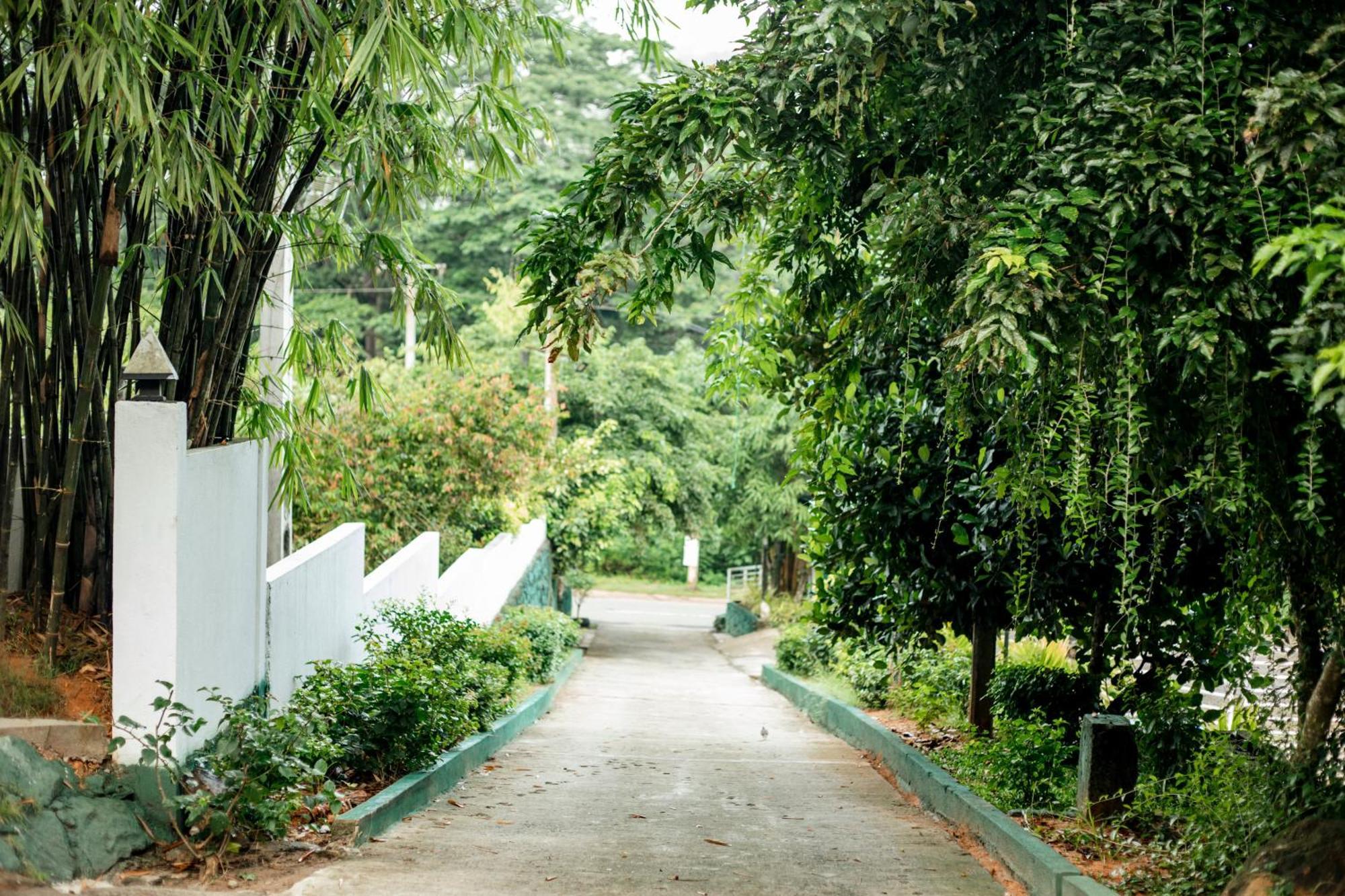 Capital Resort Inn Monaragala Exterior photo